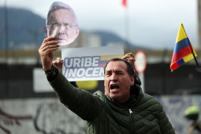 Centro Democrático anuncia movilización tras condena al expresidente Álvaro  Uribe: “Marchamos por la democracia y las libertades” - Infobae