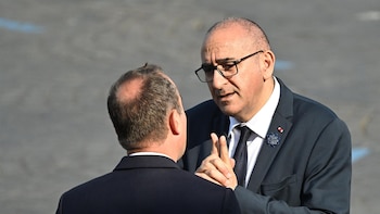Francia moviliza a sus autoridades regionales y locales para prepararse ante "amenazas híbridas"