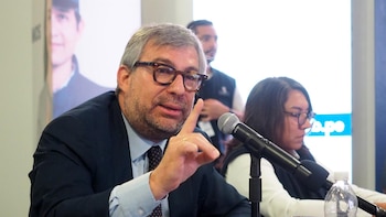 El jefe del máximo órgano electoral de Perú habla de "error puntual" durante los comicios del domingo