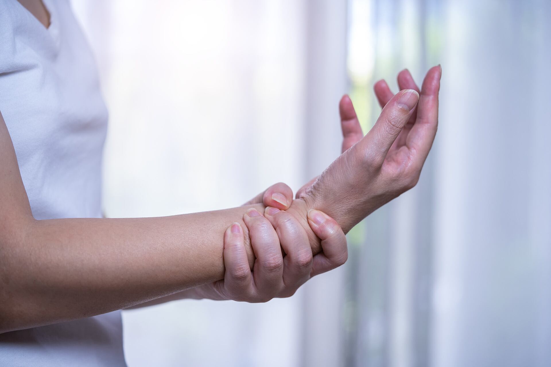 Especialistas advierten en el Día Mundial de la Artritis que la ausencia de dolor no significa que la enfermedad esté bajo control.
