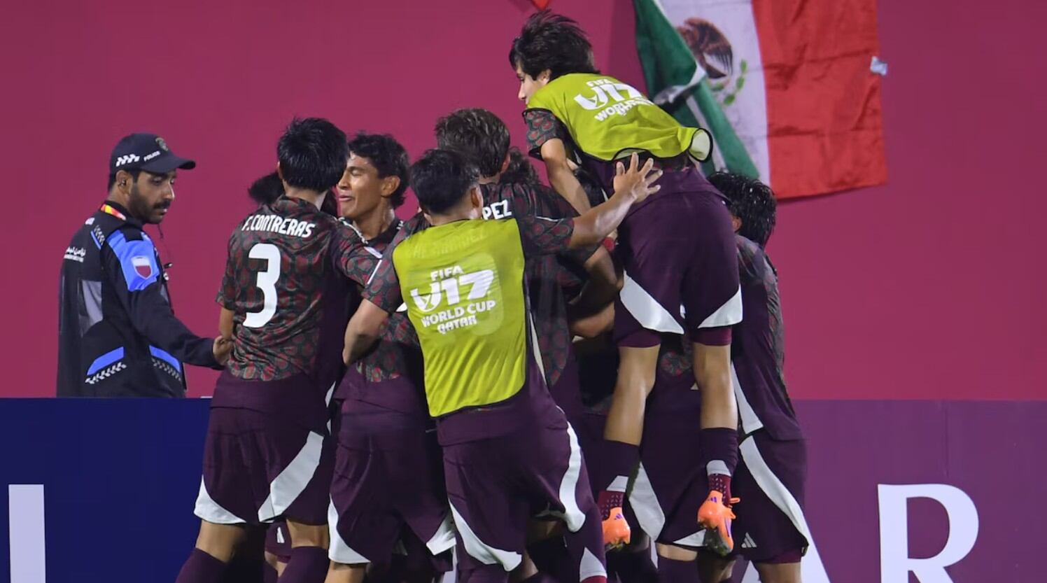 El Tri sumó tres puntos y busca su clasificación en la última jornada ante Suiza.