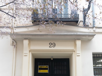 Un cartel de ‘Se alquila’