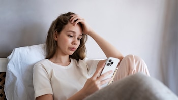 Ana Barba, psicóloga: “Cada vez me encuentro que revisar las redes sociales de tu pareja es más común”