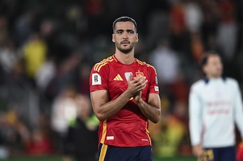 Mikel Merino na partida da seleção nacional.