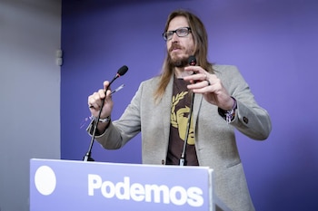 18/05/2026 El secretario de Organización y portavoz de Podemos, Pablo Fernández, durante una rueda de prensa en la sede de Podemos, a 18 de mayo de 2026, en Madrid (España).
POLITICA
A. Pérez Meca - Europa Press