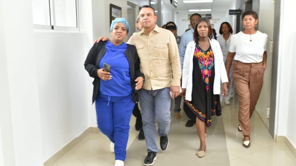 Tras evaluar hemodiálisis, cuidados intensivos, salud mental y salas pediátricas, se ordenó una mejora total en condiciones internas para pacientes y personal, dentro del plan oficial de fortalecimiento sanitario (Foto cortesía)