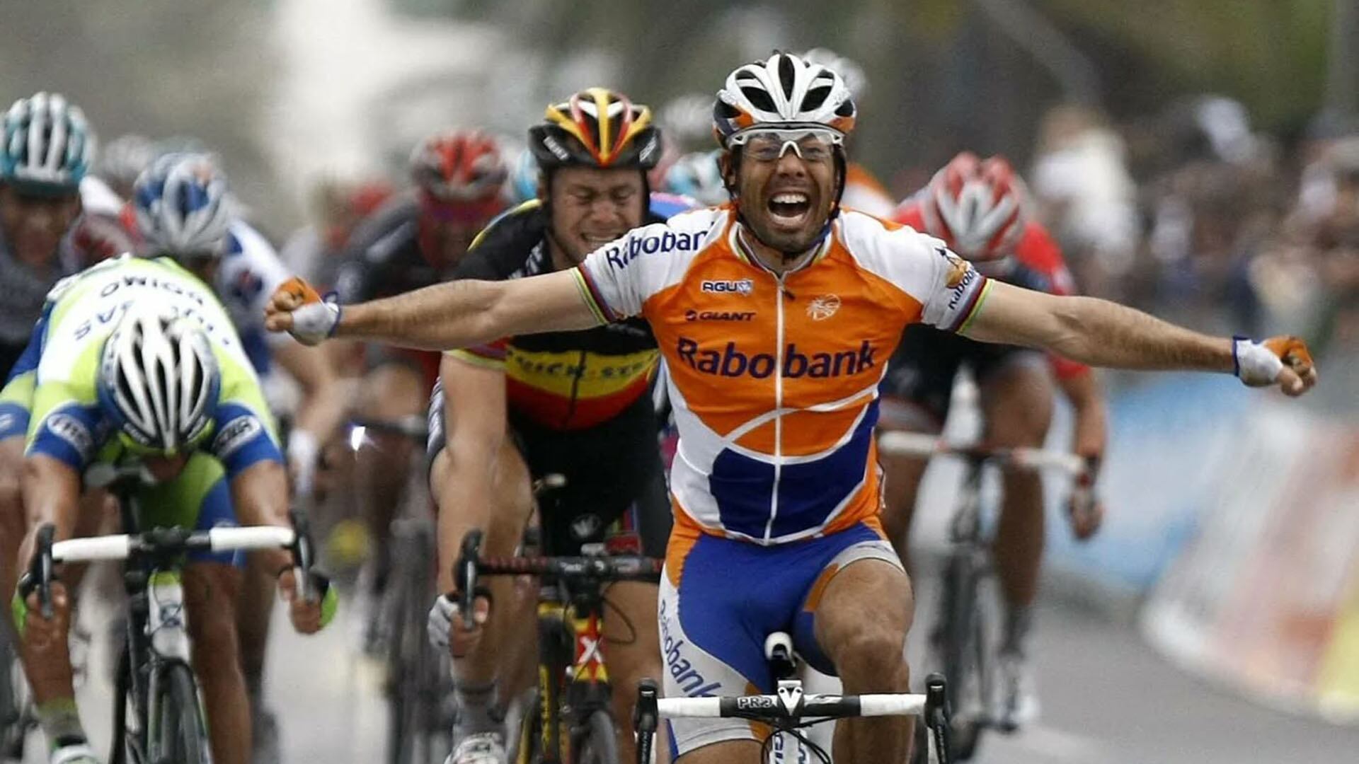 El exciclista español, Oscar Freire, en una imafen de archivo. (@oscarfreiree)