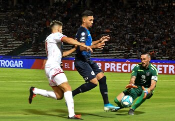 Huracán fue efectivo en el primer tiempo. Pero Talleres mejoró (Foto: Télam)