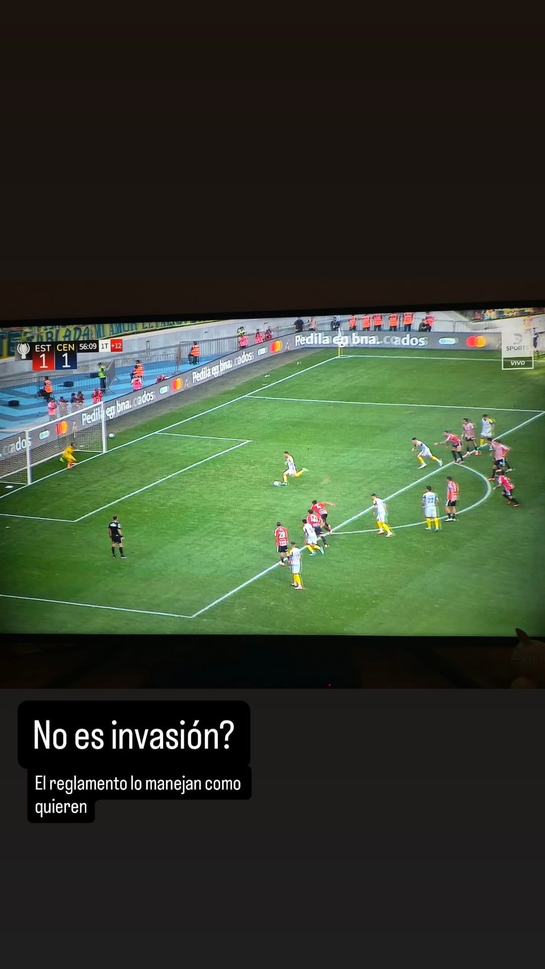 Los posteos de Juan Sebastián Verón durante la final de la Supercopa Internacional entre Estudiantes y Rosario Central (Instagram)