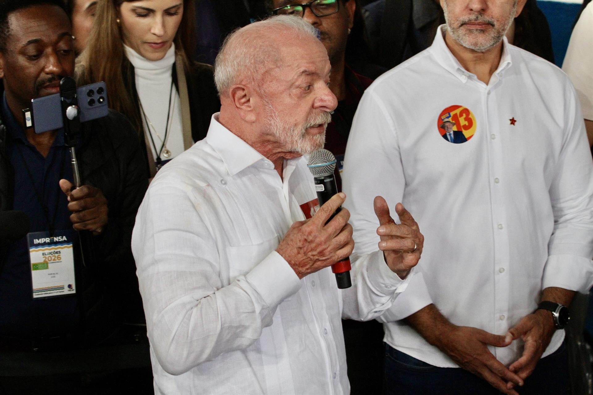 Telefónica cae un 6,41% y Santander, un 3,09% al cierre tras la victoria de Lula en Brasil