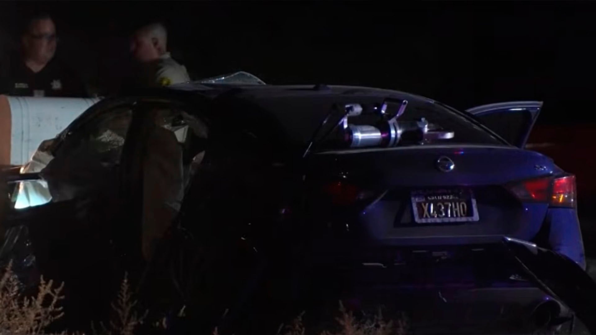 El conductor del Toyota Camry quedó atrapado en su vehículo, que se incendió después del choque, y fue trasladado a un hospital local (Captura de video)