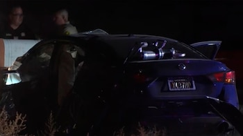 Una mujer embarazada que esperaba gemelos muere después de que un conductor de 25 años supuestamente se saltara una señal de alto en California