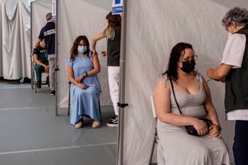 Vacunación en España (EFE/ Brais