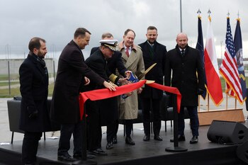 El almirante Stuart Munsch junto