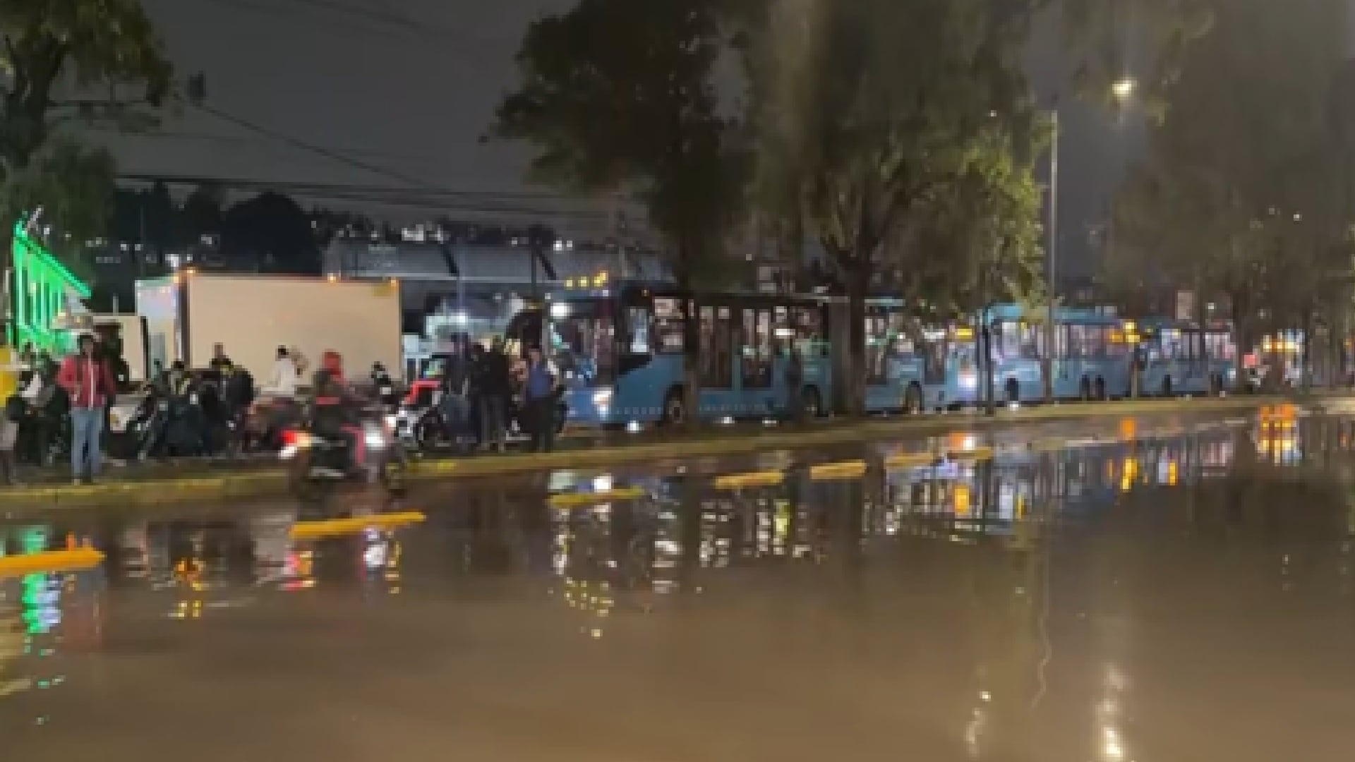Lluvias inundación vía José López Portillo Tultitlán Edomex (especial)