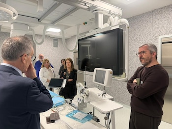 El secretario de Estado de Sanidad, Javier Padilla, visita el Hospital Universitario de Ceuta. (Ministerio de Sanidad)