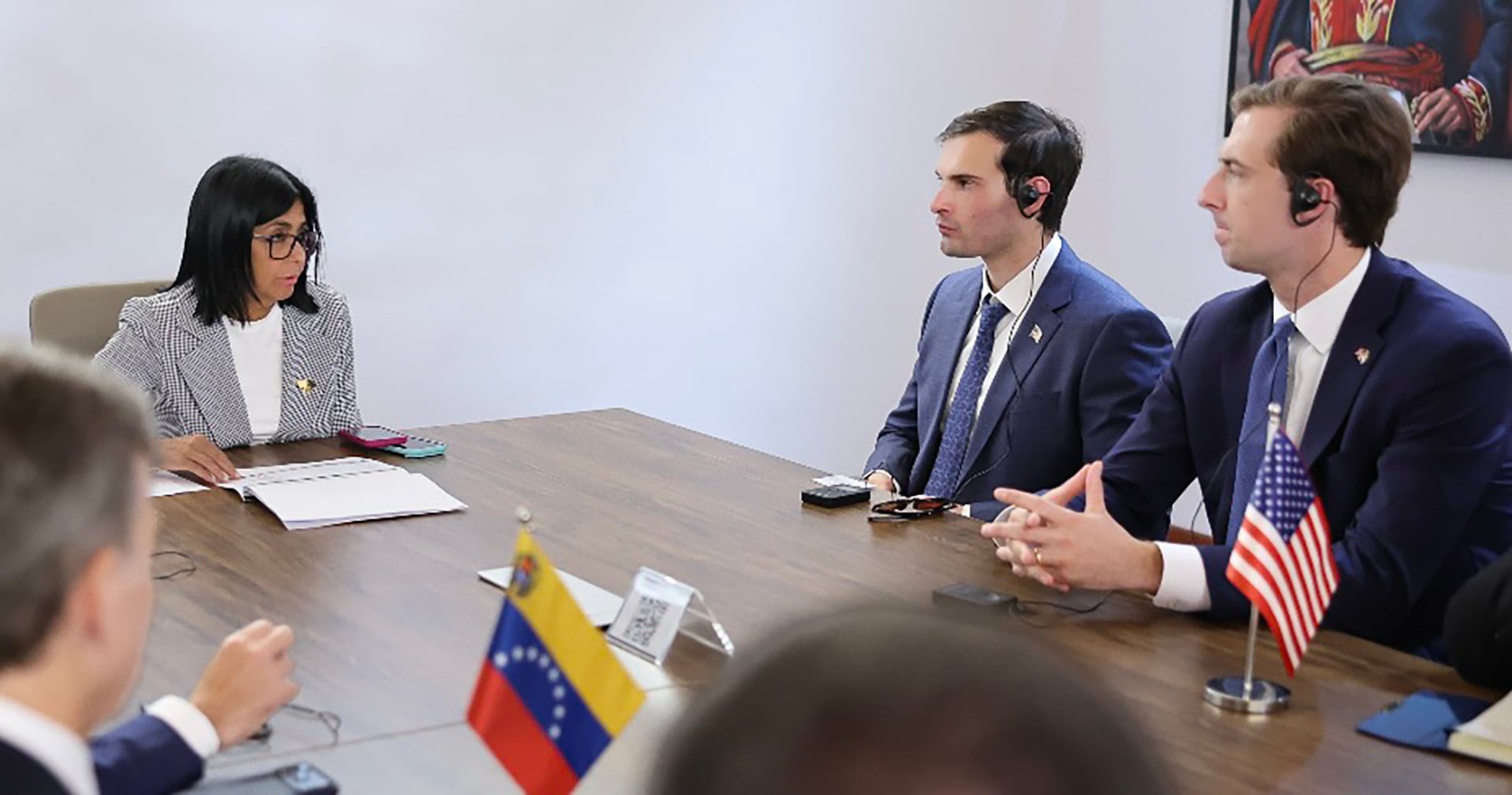 Delcy Rodríguez en una reunión el 29 de julio con delegación de alto nivel de EEUU para evaluar la cooperación energética binacional, inversiones y seguridad copia