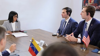 Delcy Rodríguez se reunió con una delegación de EEUU para evaluar acuerdos de desarrollo económico y la recuperación de Venezuela