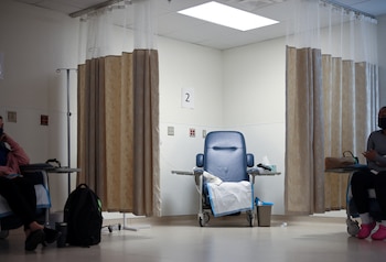 El estudio combinó indicadores asistenciales con encuestas para medir desempeño, seguridad del paciente y experiencia de atención (REUTERS/Evelyn Hockstein)