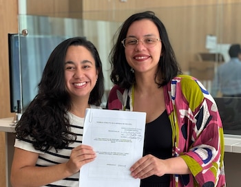 La propuesta liderada por Sofía Guillén y Joselyn Sáenz Núñez extiende la prohibición de despido para madres y padres durante los primeros dos años del hijo. Cortesía: Redes sociales Sofía Guillén