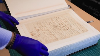 Ministerio de Cultura en Guatemala traslada al Archivo General cinco bienes culturales