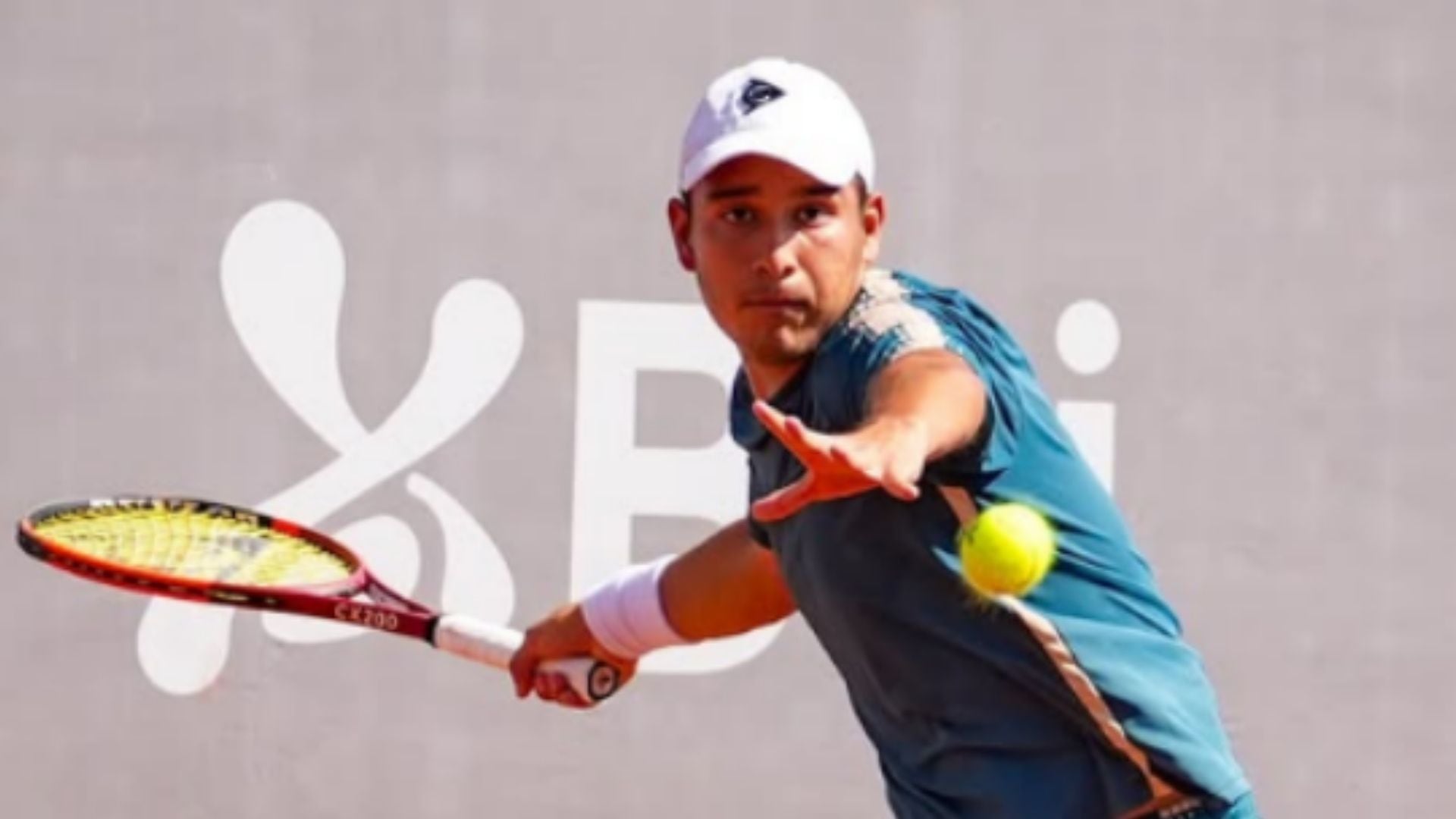 Gonzalo Bueno, #213 del ranking ATP, alcanzó los cuartos de final del Challenger de Santiago en la semana anterior. Crédito: Benja Muñoz/Dove+ Man Care Challenger de Santiago.