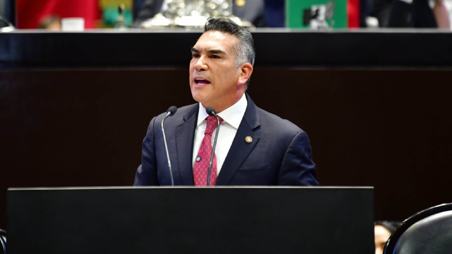 El dirigente del PRI Alejandro 'Alito' Moreno se lanzó con todo contra Movimiento Ciudadano por negarse a ir en alianza en 2027.
Crédito: X/ @alitomorenoc