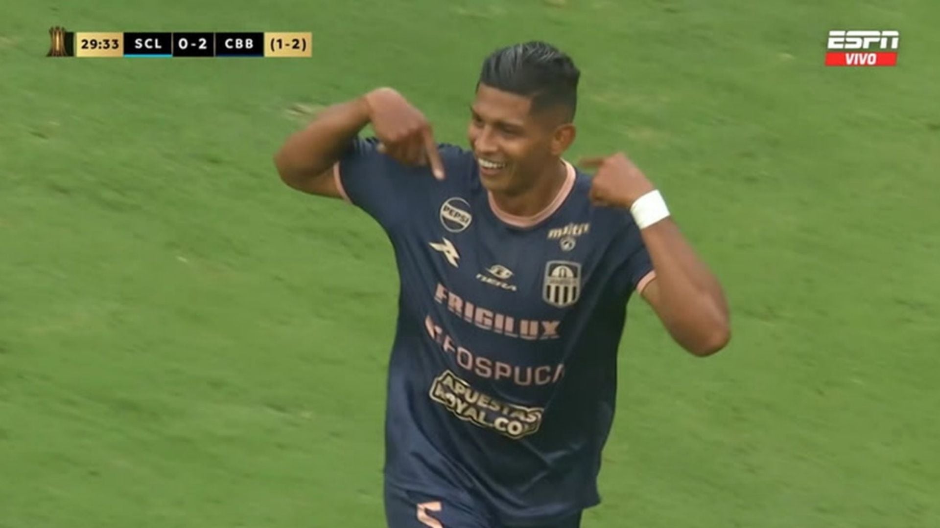Golazo de Edson Castillo para marcar doblete y poner arriba en la serie a Carabobo vs Sporting Cristal por Copa Libertadores 2026. Crédito: ESPN