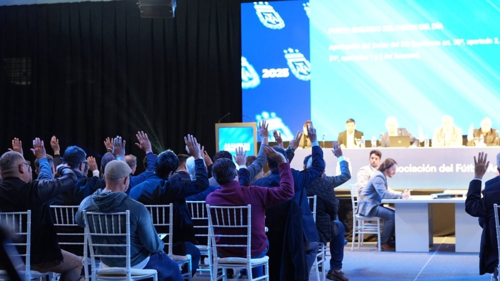 Los detalles de la Asamblea de la AFA: superávit histórico, afiliación del club de los Messi y el nuevo nombre del estadio de La Plata (Crédito: AFA)