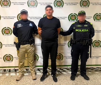 La reciente detención de Eduardo Antonio Gómez Arévalo, conocido como alias Guayo, en la ciudad de Medellín, marca un punto de inflexión en la lucha contra la criminalidad transnacional en Sudamérica - crédito Policía Nacional/Dijín