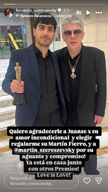 Juanse regaló su estatuilla del Martín Fierro de la Música a su mánager Fernando Szereszevsky