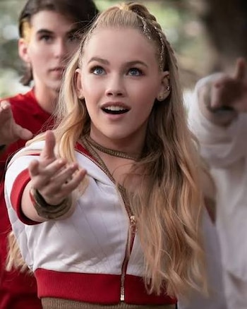 Mientras recorre el mundo con la Stars Align Tour, Freya Skye también prepara su regreso a la pantalla. La artista retomará el papel de Nova Bright en Zombies 5: Secrets of the Sea.