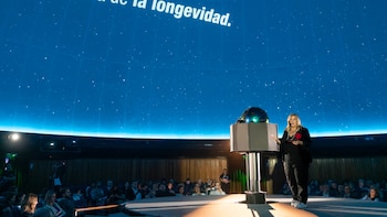 El Planetario fue escenario de una charla sobre cómo la nueva longevidad formatea el futuro