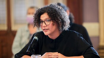 “Vi besos asquerosos”: una diputada