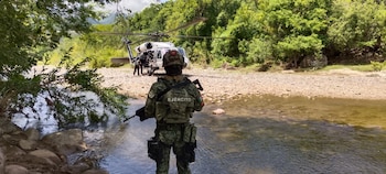 Uno de los centros de producción fue localizado en Coahuayutla y dos más en Zirándaro, municipios de Guerrero considerados de alto riesgo y de difícil acceso.(Crédito: X | @oHarfuch)