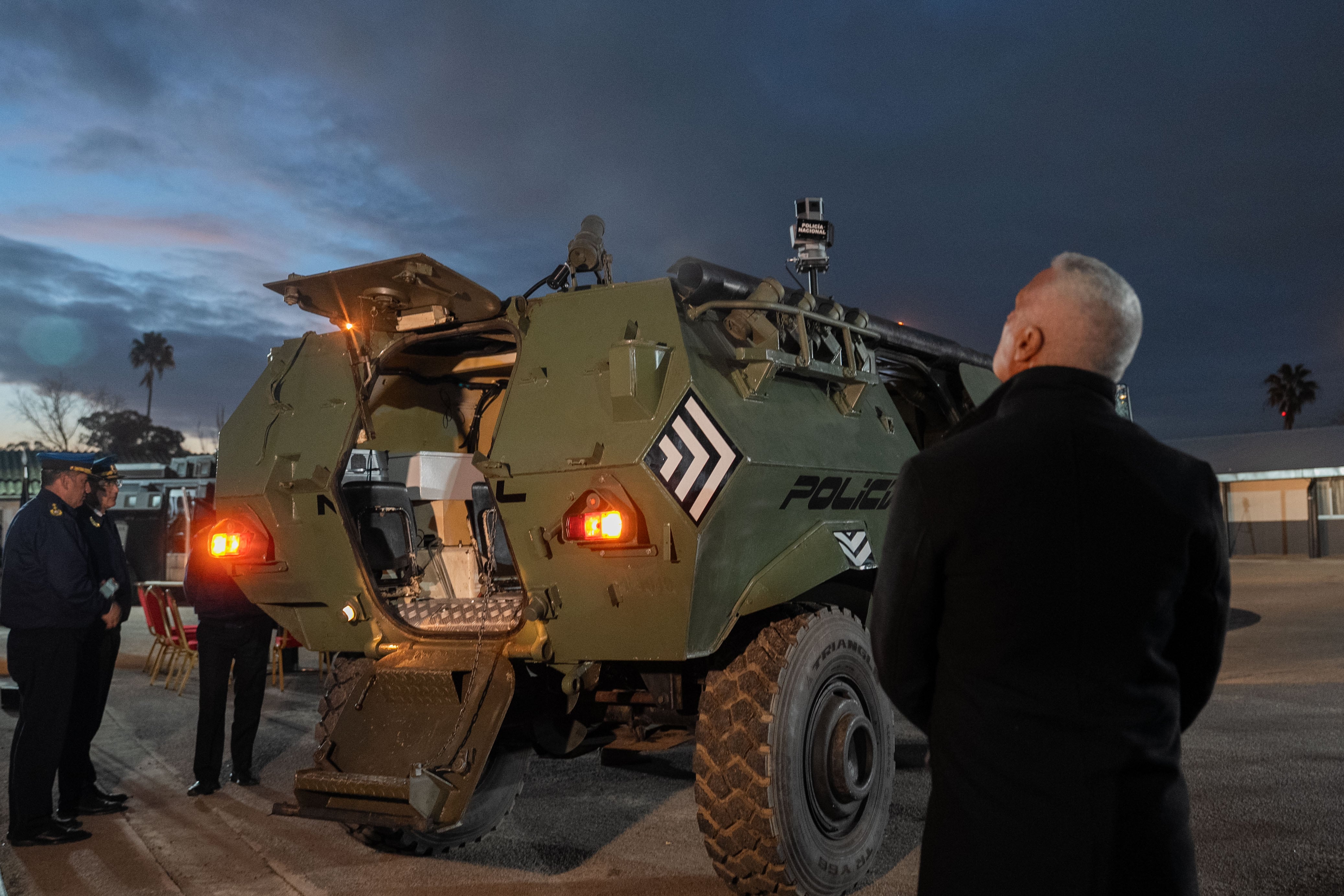 Uruguay puso en marcha los patrullajes con blindados militares en los barrios de mayor criminalidad de Uruguay