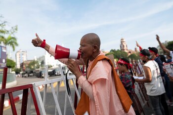 En 1988 las protestas contaron con gran participación de distintas esferas sociales: incluso los monjes budistas se unieron. (REUTERS/Stringer).