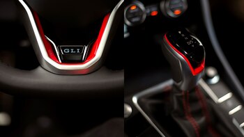 En su interior, los vivos