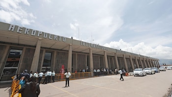Aeropuerto internacional de Cusco. (Cusco)