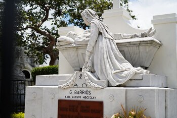 En el Cementerio Los Ilustres: resguarda el mausoleo de Gerardo Barrios. (Prensa: San Salvador Centro)