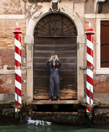 La artista de performance Marina Abramović, fotografiada en Venecia el 8 de septiembre de 2026