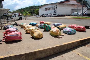 La Aeronaval acumula más de 20.6 toneladas de droga incautadas en 2026, reflejando la presión sobre rutas internacionales. EFE