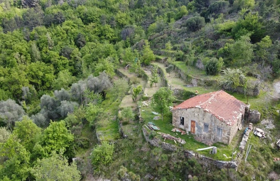 La casa heredada en ruinas que un hombre no podrá disfrutar. (Instagram/_mavi_atelier_)