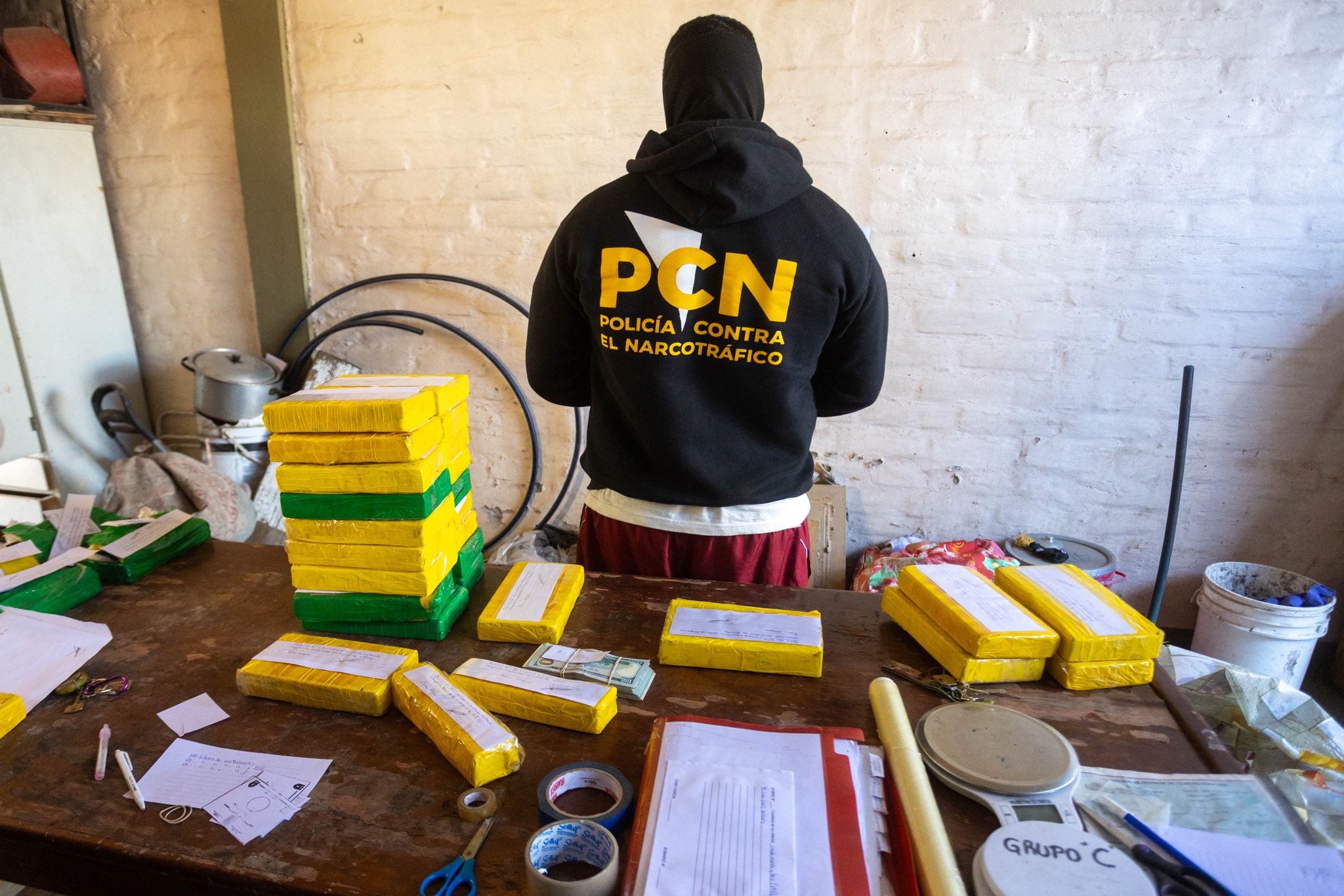 Parte de la droga incautada por la Policía contra el Narcotráfico en el procedimiento realizado en Guaymallén