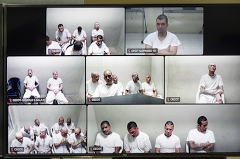 El proceso judicial incluye pruebas de rebelión, agrupaciones ilícitas, homicidios, extorsiones, tráfico de armas y drogas, y trata de personas. (Foto: FGR)