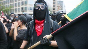 Los Antifa se oponen al facismo, al colonialismo, al racismo y al capitalismo (Foto: REUTERS/Jim Bourg)