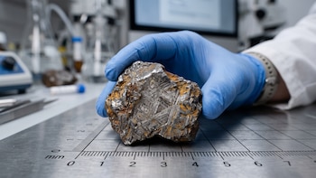 Un meteorito antártico revela que el magnetismo fue clave en el nacimiento del Sistema Solar hace 4.600 millones de años