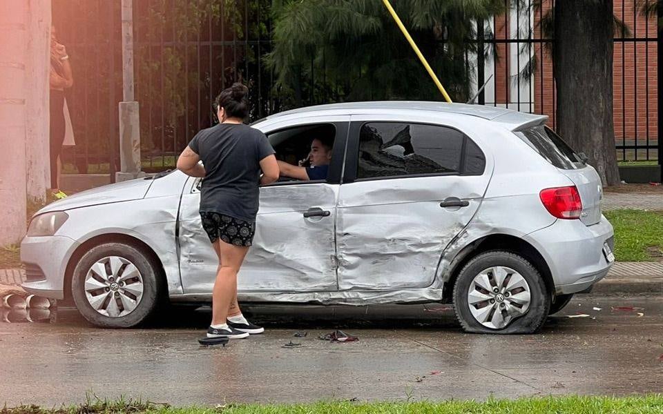 El Audi Q3 y el Volkswagen Gol Trend mostraron daños materiales tras la colisión, los vehículos fueron secuestrados