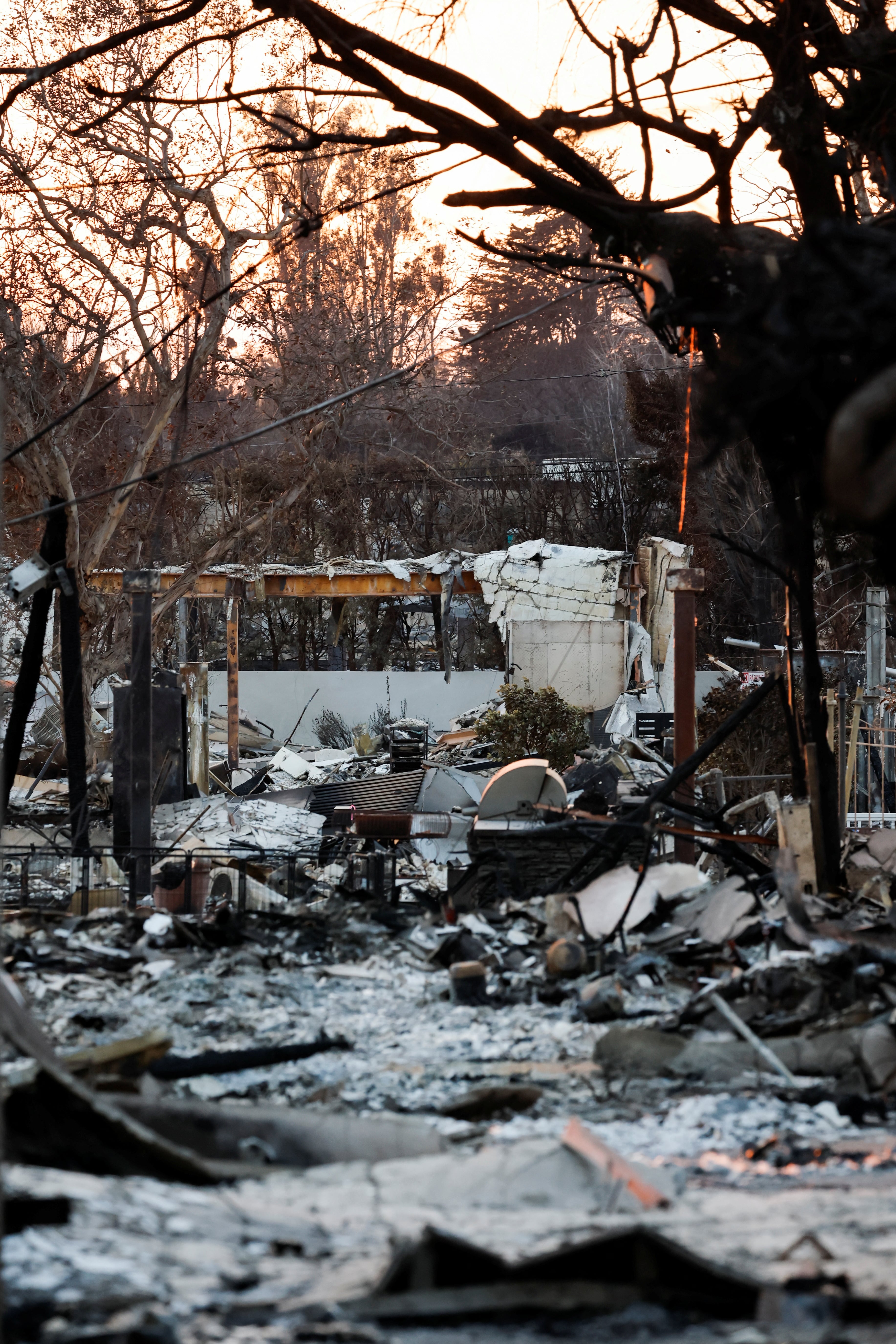 El proyecto para trasladar una mayor parte de los costos de los incendios a las aseguradoras de viviendas fracasó en la Legislatura por falta de consenso (REUTERS/Fred Greaves)