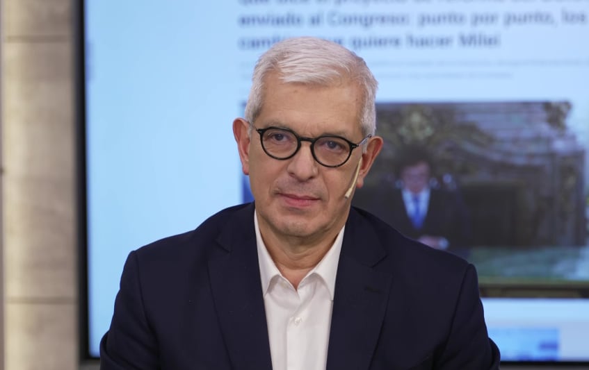 El exministro de Agricultura sostuvo que el proyecto del Gobierno convierte la tierra en un activo financiero y altera el control del territorio (Infobae en Vivo)